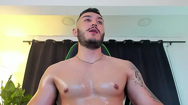 Snapshot of Zionmattis chatting on 12-15-24, 01:35 Zionmattis online show from 12-15-24, 01:35