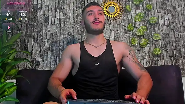 Snapshot of Zionmattis chatting on 03-12-25, 01:25 Zionmattis online show from 03-12-25, 01:25