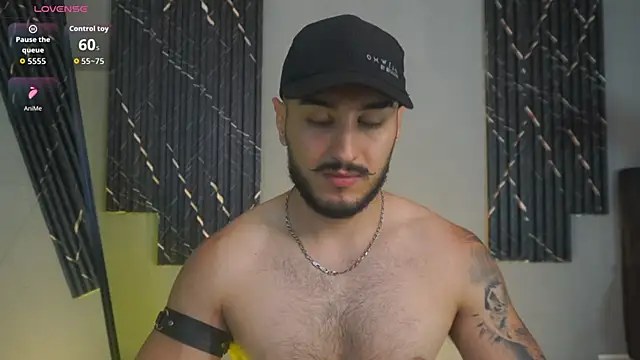 Snapshot of Zionmattis chatting on 10-17-25, 01:42 Zionmattis online show from 10-17-25, 01:42