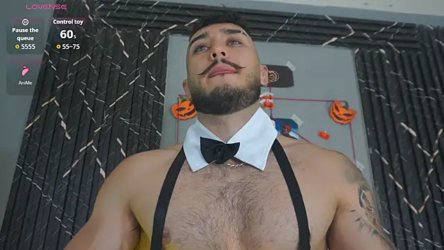 Snapshot of Zionmattis chatting on 10-31-25, 11:06 Zionmattis online show from 10-31-25, 11:06