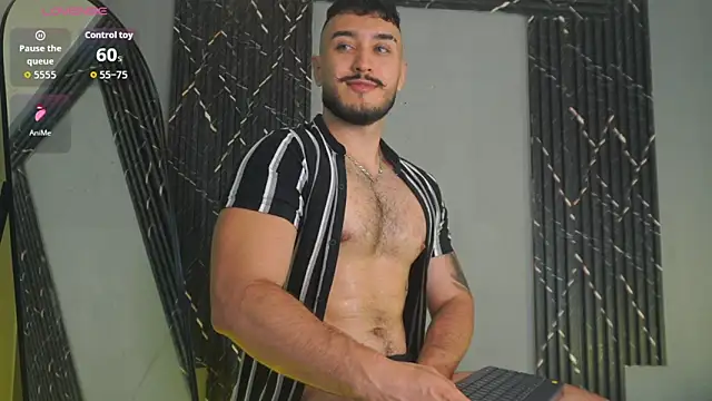 Snapshot of Zionmattis chatting on 11-08-25, 01:39 Zionmattis online show from 11-08-25, 01:39