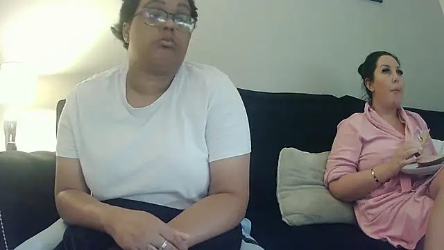 vanilla chocolate23 online show from 09-10-25, 11:32