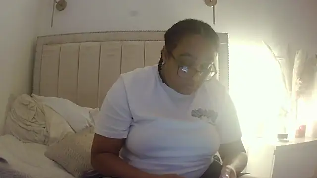 vanilla chocolate23 online show from 10-04-25, 07:12