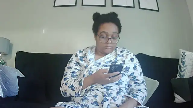 vanilla chocolate23 online show from 10-24-25, 08:11