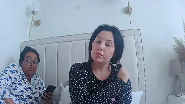 vanilla chocolate23 online show from 10-26-25, 11:05