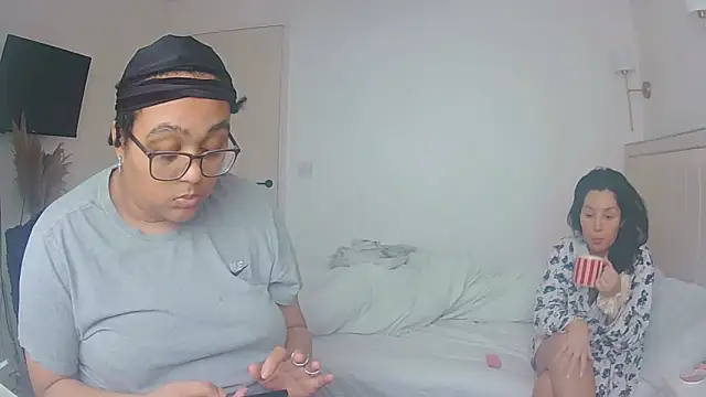 vanilla chocolate23 online show from 03-30-26, 08:48