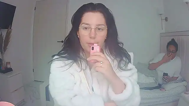 vanilla chocolate23 online show from 04-15-26, 09:16