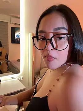 kenndall 21 online show from 10-25-25, 01:24