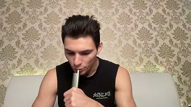 denlover1 online show from 12-26-24, 11:21