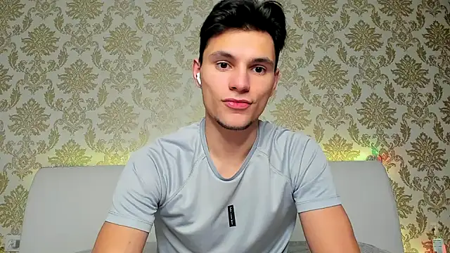 denlover1 online show from 02-07-25, 03:19