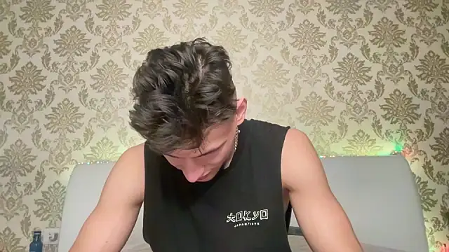 denlover1 online show from 02-11-25, 07:48