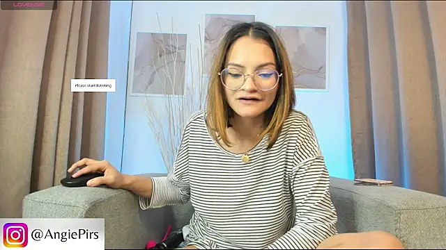 Snapshot of Angie_Pirss chatting on 01-15-25, 05:58 Angie Pirss online show from 01-15-25, 05:58