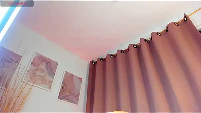 Snapshot of Angie_Pirss chatting on 02-06-25, 08:02 Angie Pirss online show from 02-06-25, 08:02