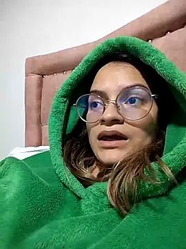 Snapshot of Angie_Pirss chatting on 10-10-25, 09:47 Angie Pirss online show from 10-10-25, 09:47