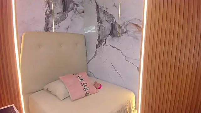 Alyssapark online show from 04-29-26, 08:04
