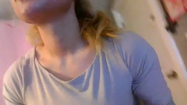 Snapshot of lexybabyxo chatting on 12-04-25, 02:15 lexybabyxo online show from 12-04-25, 02:15