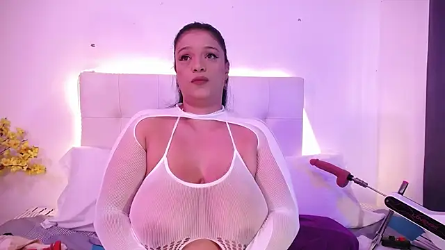 Nicol Love0 online show from 04-25-26, 01:41