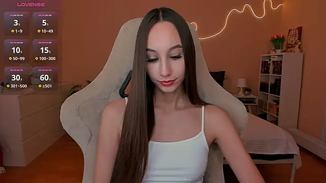 Snapshot of your_emily_ chatting on 03-19-25, 09:17 your emily online show from 03-19-25, 09:17