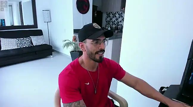 Snapshot of tony_muscle chatting on 01-07-25, 09:57 tony muscle online show from 01-07-25, 09:57