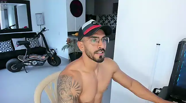 Snapshot of tony_muscle chatting on 01-27-25, 09:55 tony muscle online show from 01-27-25, 09:55