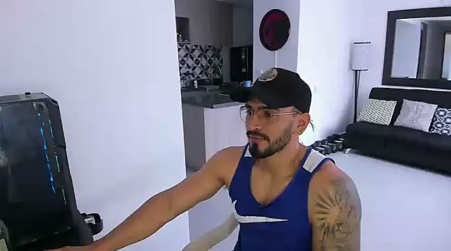 Snapshot of tony_muscle chatting on 03-02-25, 05:14 tony muscle online show from 03-02-25, 05:14