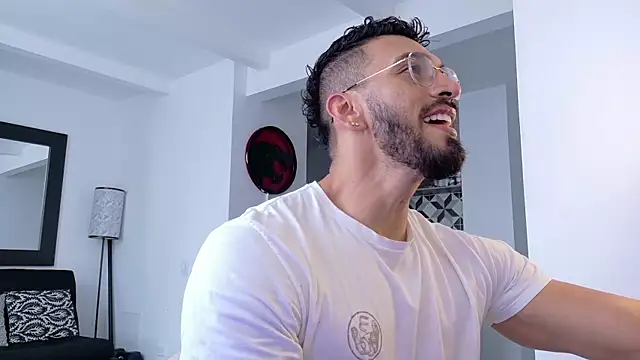 Snapshot of tony_muscle chatting on 09-19-25, 08:09 tony muscle online show from 09-19-25, 08:09