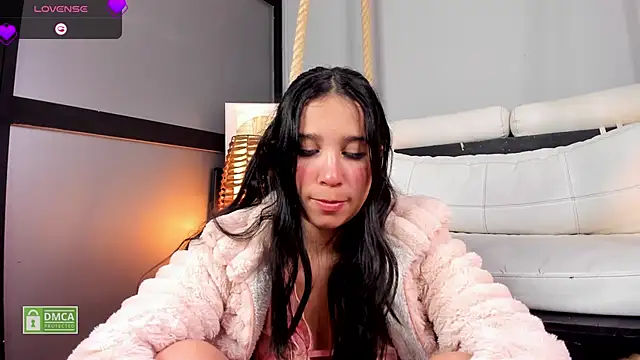 aisha   online show from 01-12-25, 05:03