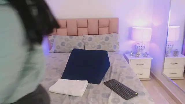 Zoe Vixen online show from 01-04-25, 12:05