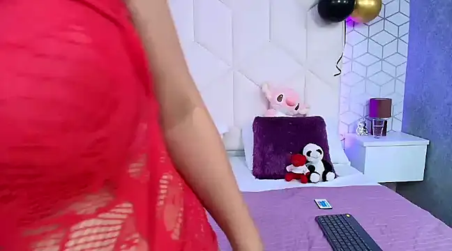 MadelineBeckert online show from 02-04-25, 10:13