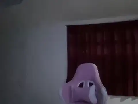 Snapshot of Susandolls chatting on 01-09-25, 03:15 Susandolls online show from 01-09-25, 03:15