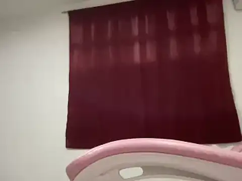 Snapshot of Susandolls chatting on 01-11-25, 11:24 Susandolls online show from 01-11-25, 11:24