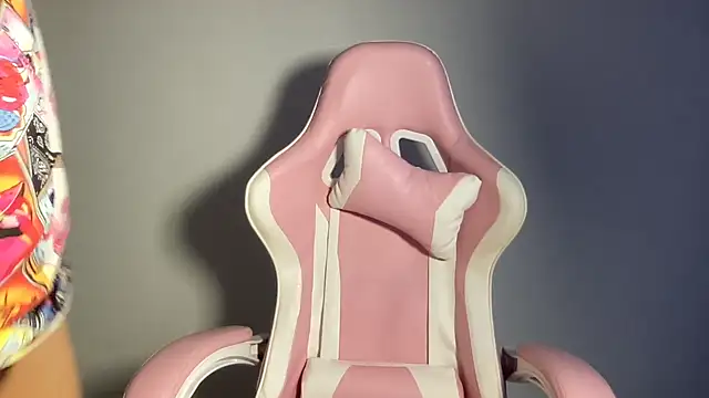 Snapshot of Susandolls chatting on 03-03-25, 04:03 Susandolls online show from 03-03-25, 04:03