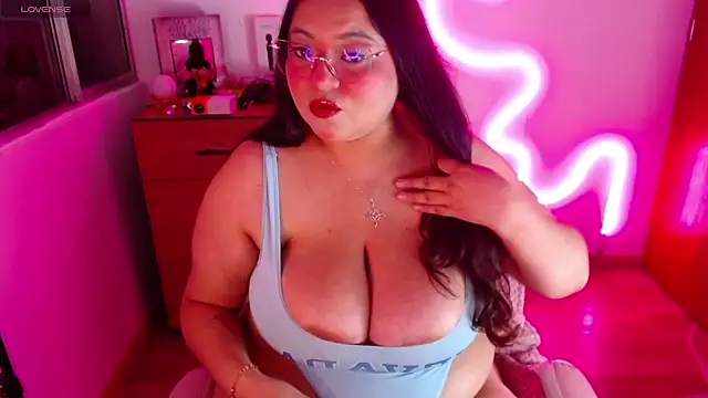 Snapshot of Rebeca_charme21 chatting on 12-28-24, 03:04 Rebeca charme21 online show from 12-28-24, 03:04