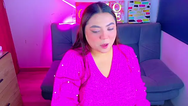 Snapshot of Rebeca_charme21 chatting on 11-21-25, 10:14 Rebeca charme21 online show from 11-21-25, 10:14