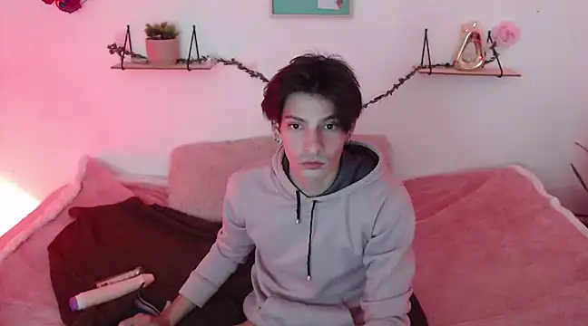 Apolo Hidalgo01 online show from 12-24-24, 01:06