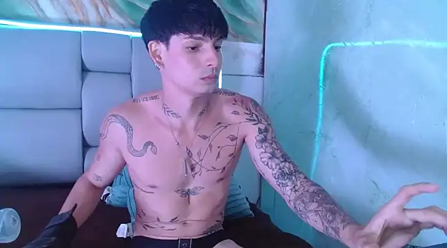 Apolo Hidalgo01 online show from 03-05-25, 05:39