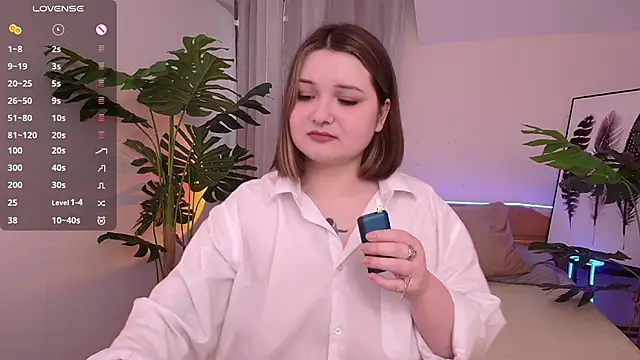 Alice Walters online show from 03-11-25, 03:23