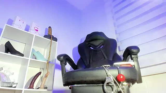 charlotte joliedart online show from 04-07-26, 04:02