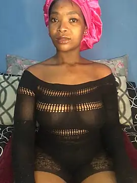 NunuBerry16 online show from 12-16-24, 08:48