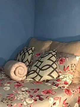 NunuBerry16 online show from 12-21-24, 11:45