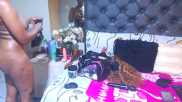 NunuBerry16 online show from 04-14-26, 07:36