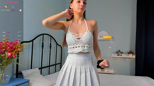 Snapshot of GeorginaCurvin chatting on 02-13-25, 03:03 GeorginaCurvin online show from 02-13-25, 03:03