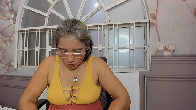 Snapshot of mature_bigass__ chatting on 12-31-24, 07:42 mature bigass online show from 12-31-24, 07:42