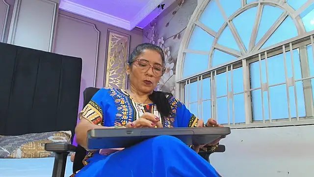 Snapshot of mature_bigass__ chatting on 11-29-25, 11:46 mature bigass online show from 11-29-25, 11:46