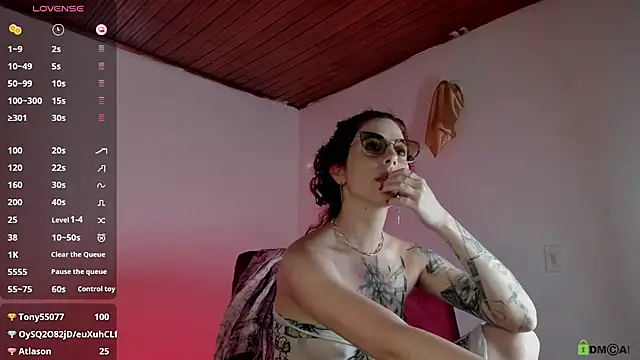 Snapshot of Borbala_Iggy chatting on 12-12-24, 10:09 Borbala Iggy online show from 12-12-24, 10:09