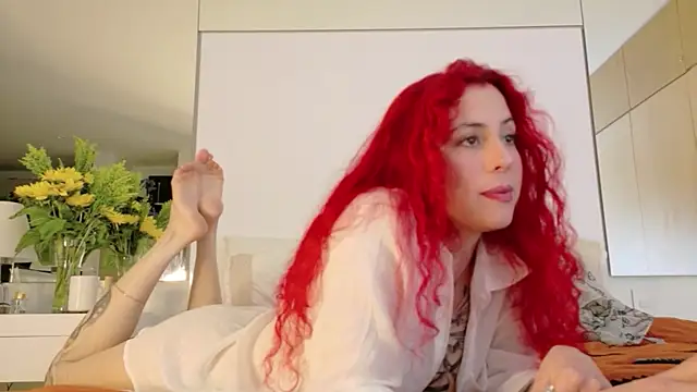 Snapshot of Borbala_Iggy chatting on 11-19-25, 02:55 Borbala Iggy online show from 11-19-25, 02:55