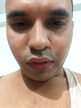 Snapshot of Hotrayyy chatting on 09-17-25, 02:30 Hotrayyy online show from 09-17-25, 02:30