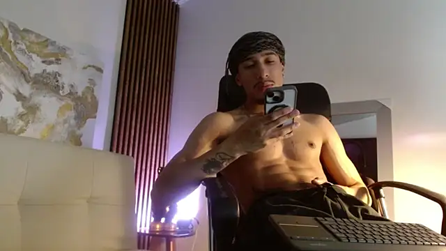 Snapshot of rafael_stone chatting on 02-05-25, 03:55 rafael stone online show from 02-05-25, 03:55