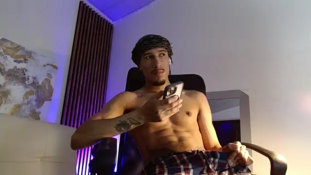 Snapshot of rafael_stone chatting on 02-09-25, 04:04 rafael stone online show from 02-09-25, 04:04