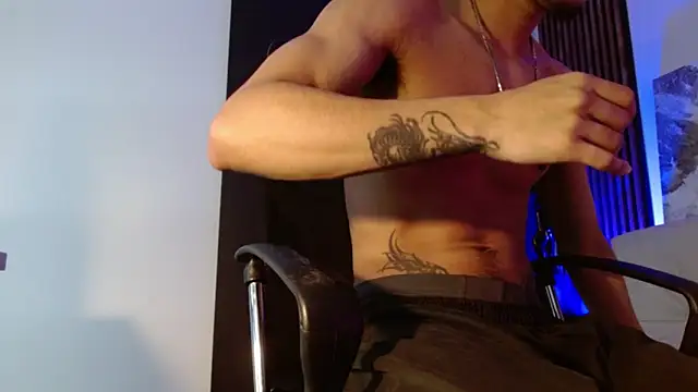 Snapshot of rafael_stone chatting on 02-16-25, 03:58 rafael stone online show from 02-16-25, 03:58